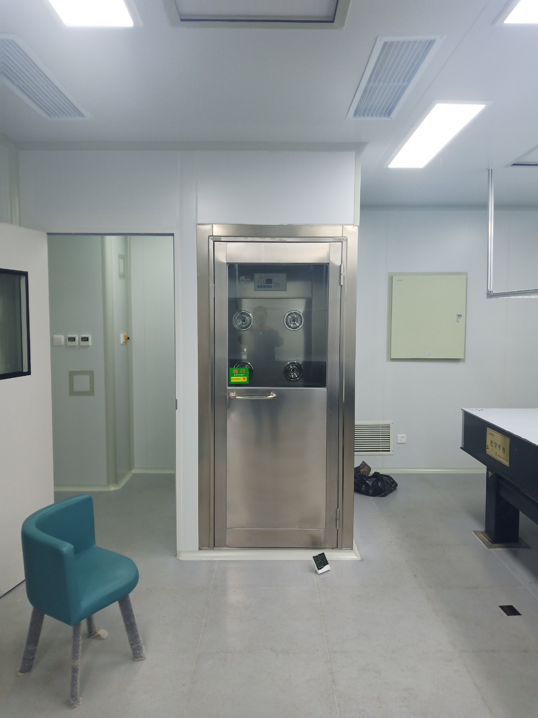 风淋室工作原理图解(图文版)及风淋通道工作原理